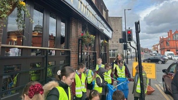 Volunteer litter pickers Volunteer litter pickers